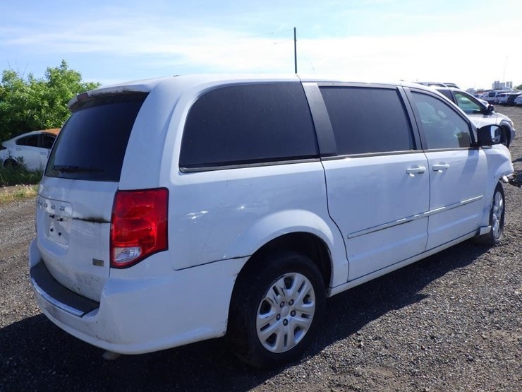 2015-dodge-grand-caravan-image-4