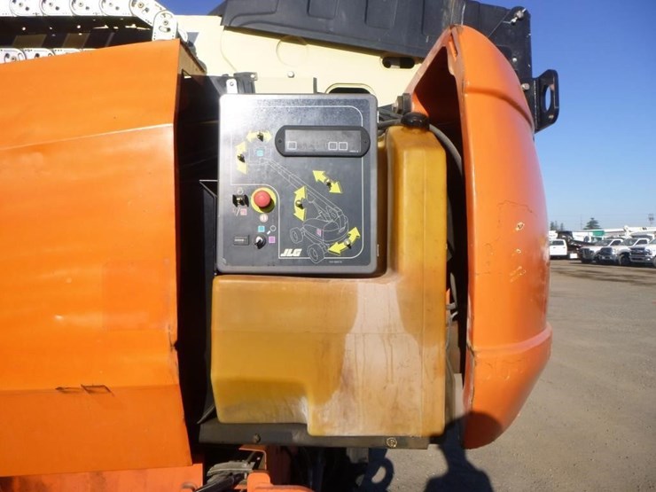 2013-jlg-600s-image-15