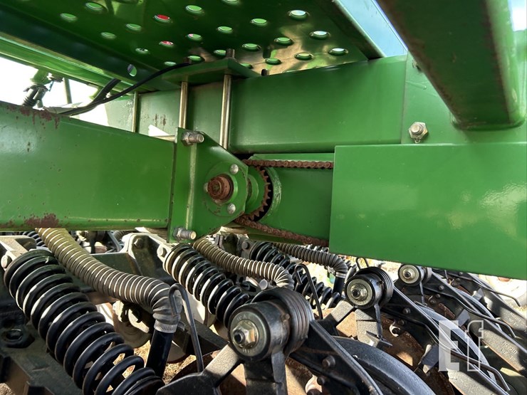 2004-john-deere-1590-image-60