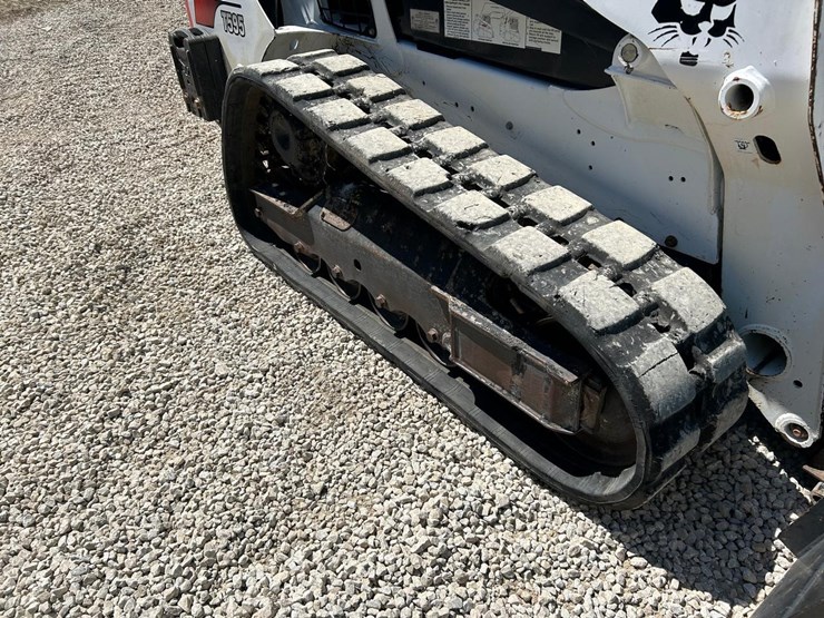 2020-bobcat-t595-image-12