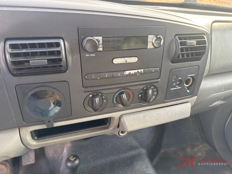 2005-ford-f350-image-19