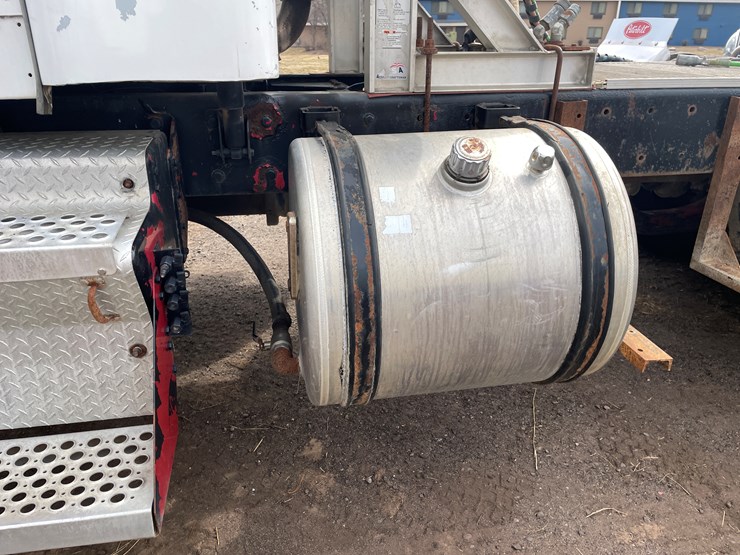 #240-•-2005-kenworth-truck-tractor-(has-mn-title)-(mora,-mn)-image-19