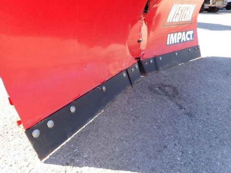 unused-western-impact-6-ft-utv-v-plow-image-9