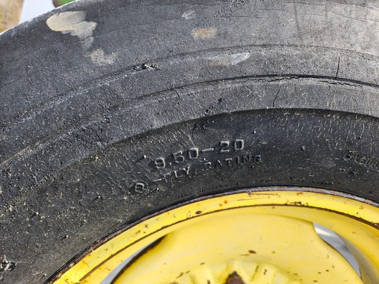 1982-john-deere-4240-image-46