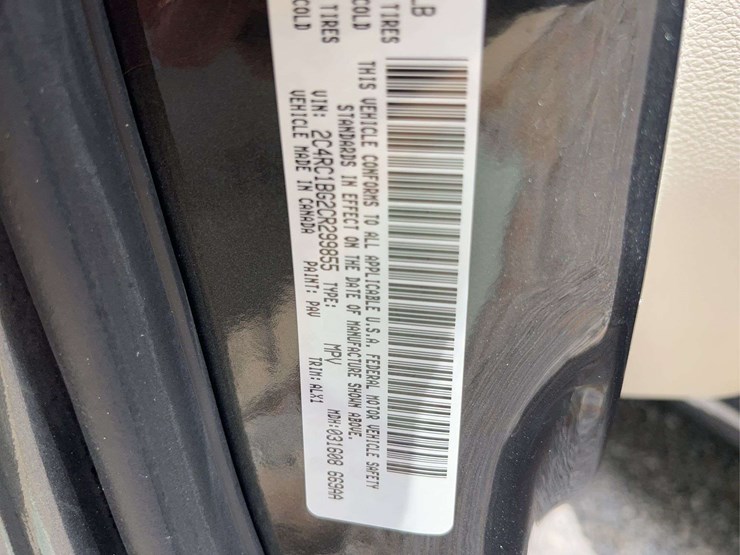 2012-chrysler-town-&-country-image-7