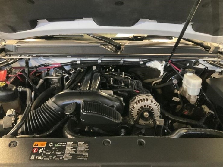 2014-chevrolet-tahoe-image-10