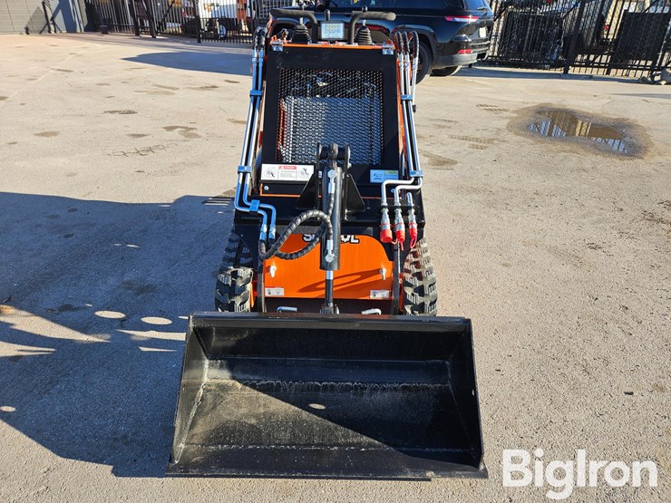 2025-massey-ferguson-730-image-2