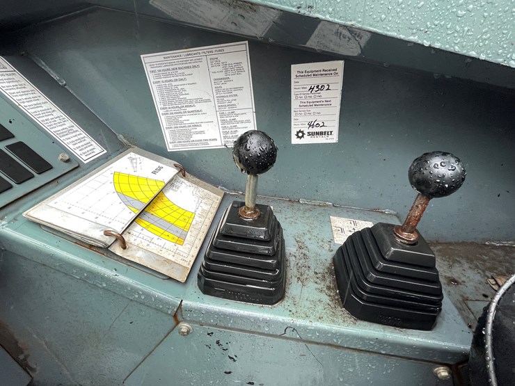 #2544-•-gehl-r56-xr42-telehandler-(columbia-heights,-mn)-image-9