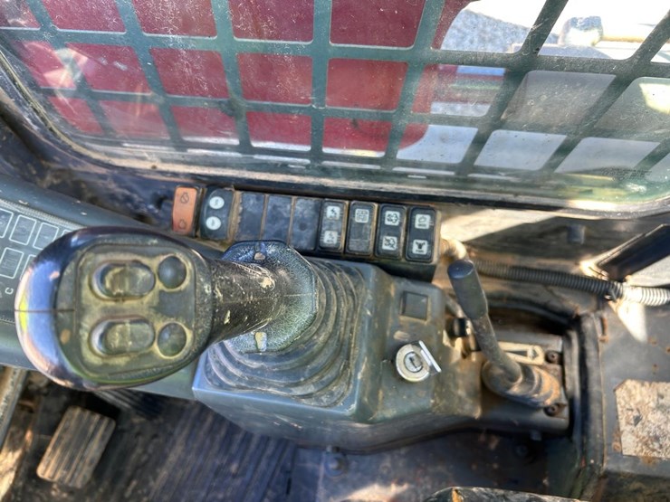 2013-takeuchi-tl12-image-22