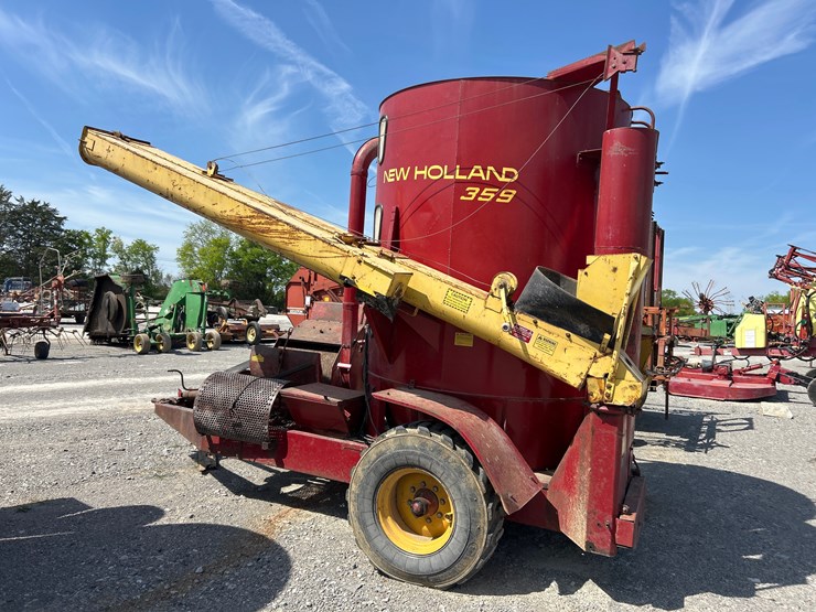 new-holland-359-image-4
