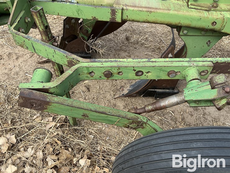 john-deere-4200-image-11