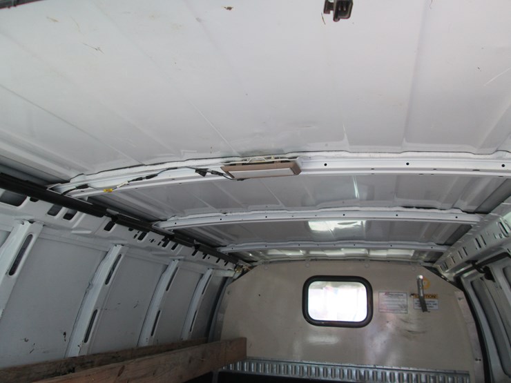 2012-chevrolet-express-g1500-image-9