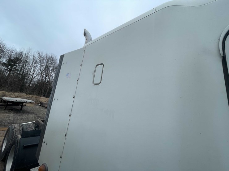 #238-•-2007-freightliner-semi-tractor-(title-in-delay)-(denmark,-wi)-image-40