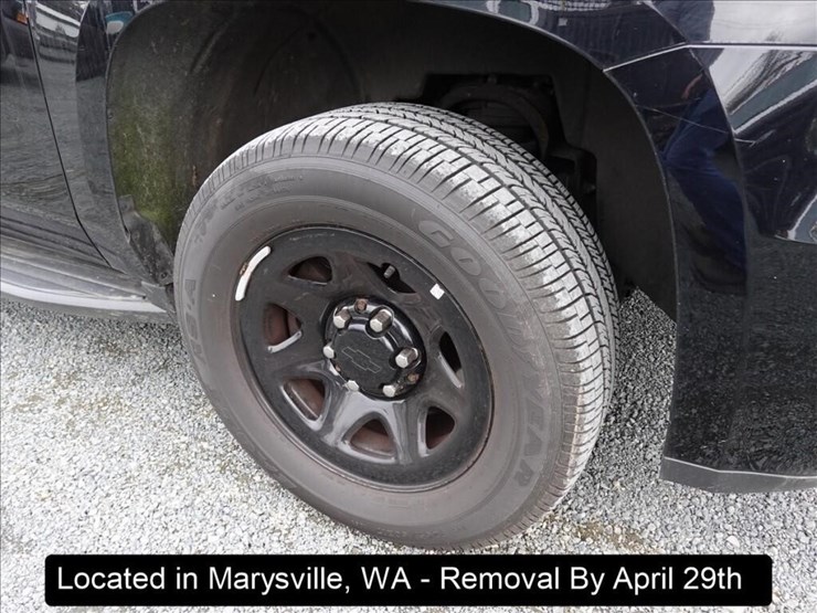 2017-chevrolet-tahoe-image-12