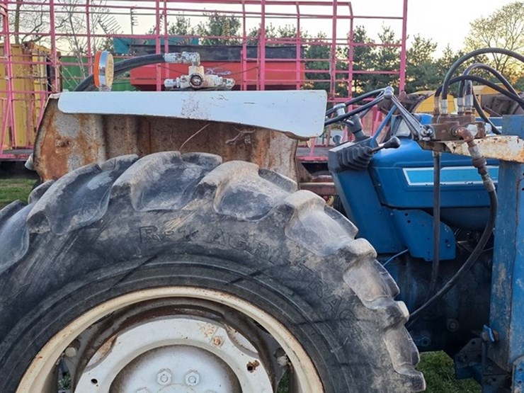 1984-ford-4610-image-13
