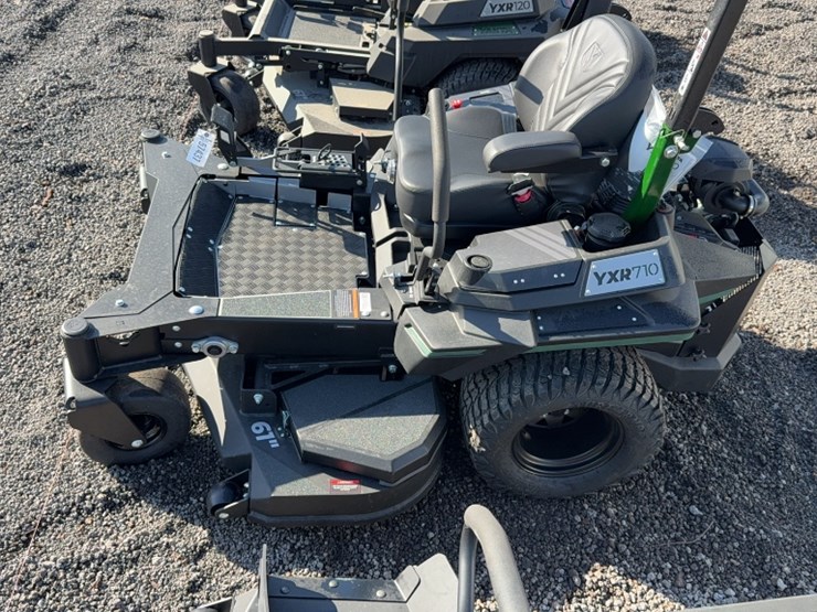 #4078-•-yakta-yxr-710-zero-turn-mower-image-12