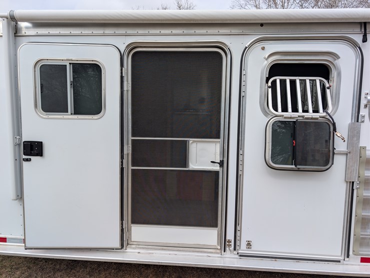 #282-•-2015-featherlite-29'-aluminum-gooseneck-horse-trailer-(wi-title)-(ridgeland,-wi)-image-19