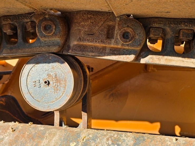 2013-case-850m-image-18