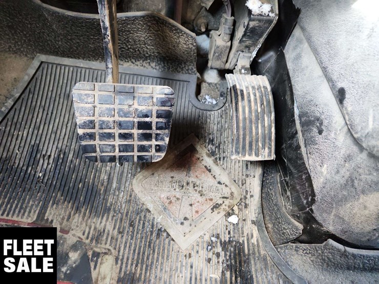 2006-international-durastar-4300-image-23