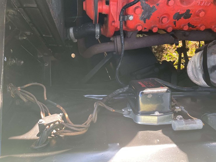 1953-ford-customline-sedan-image-92