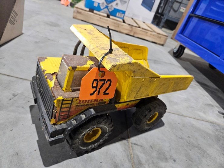 #972-•-tonka-toy-metal-dump-truck-image-1