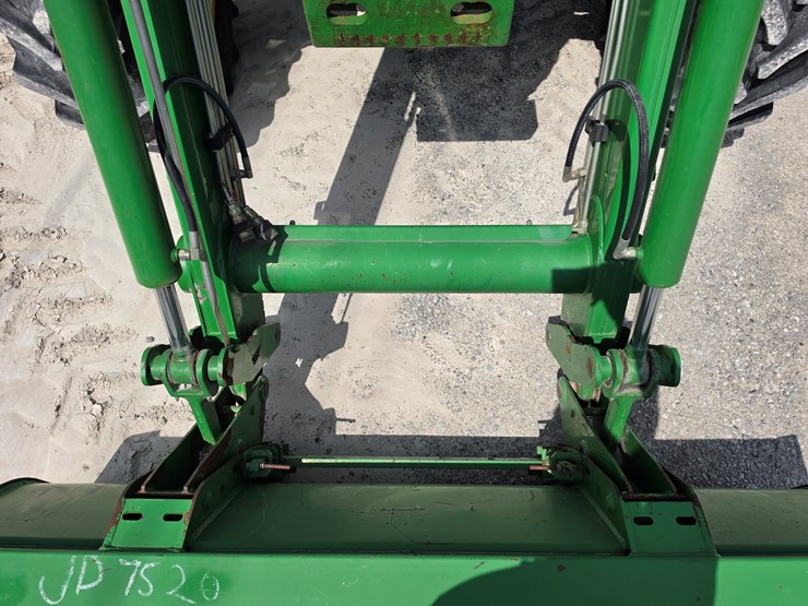 2006-john-deere-7520-image-5