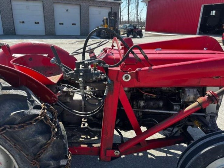 massey-ferguson-135-image-29