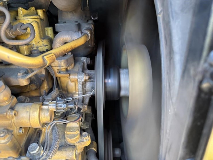 2015-caterpillar-305.5e2-cr-image-50