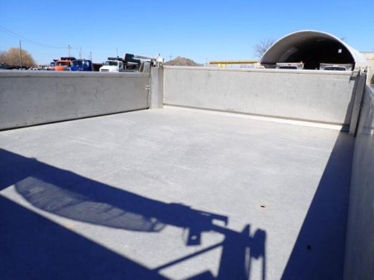 2016-ford-f550-xlt-image-34