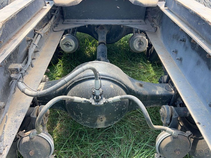 1989-peterbilt-375-image-5