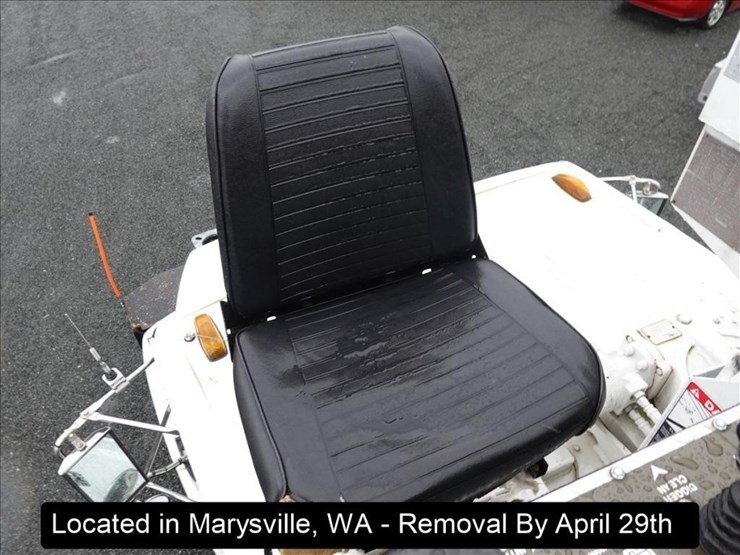 2003-freightliner-fl80-image-14