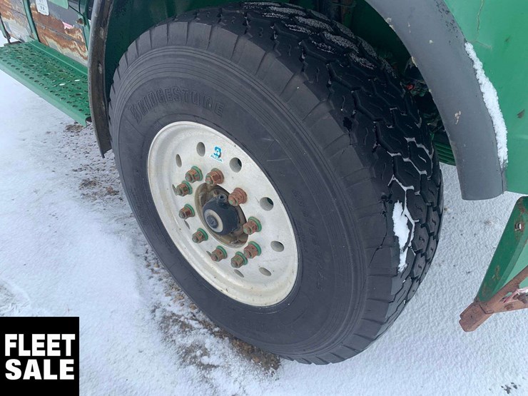 1999-freightliner-fl80-image-3