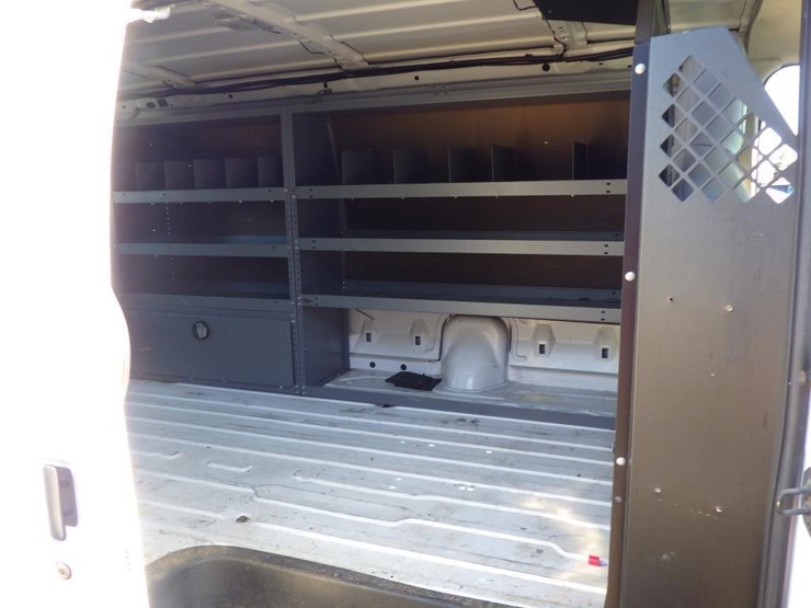 2011-ford-cargo-image-8