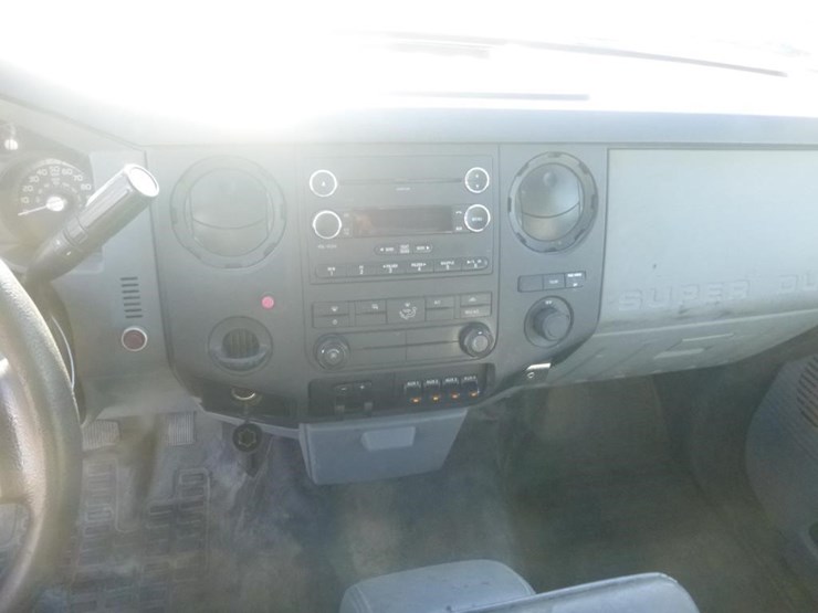 2015-ford-f550-image-23