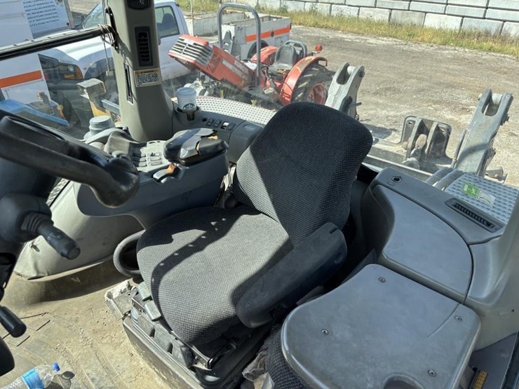 2003-challenger-mt855-image-6