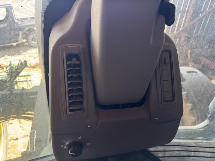 2005-john-deere-4720-image-50