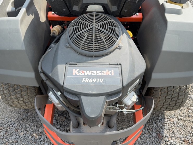 #4081-•-husqvarna-z254f-zero-turn-mower-image-10