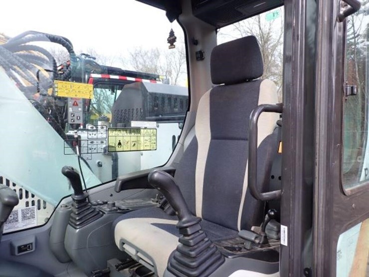 2021-bobcat-e145-image-6