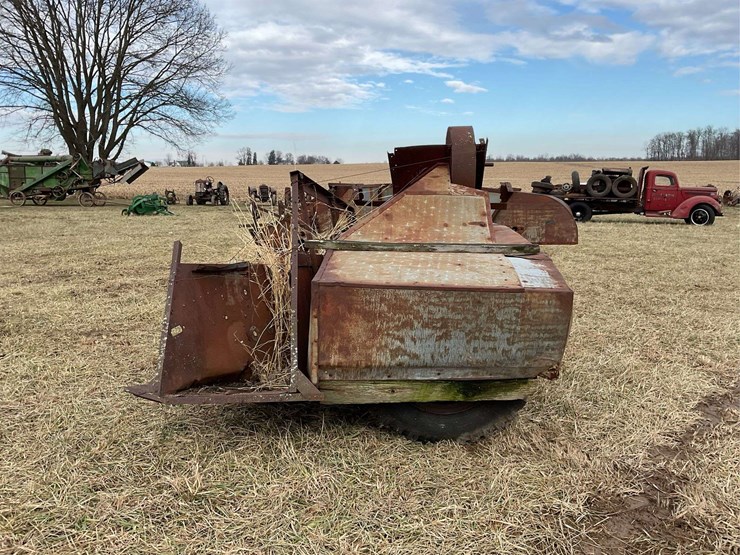 gleaner-fordson-mounted-combine-image-8