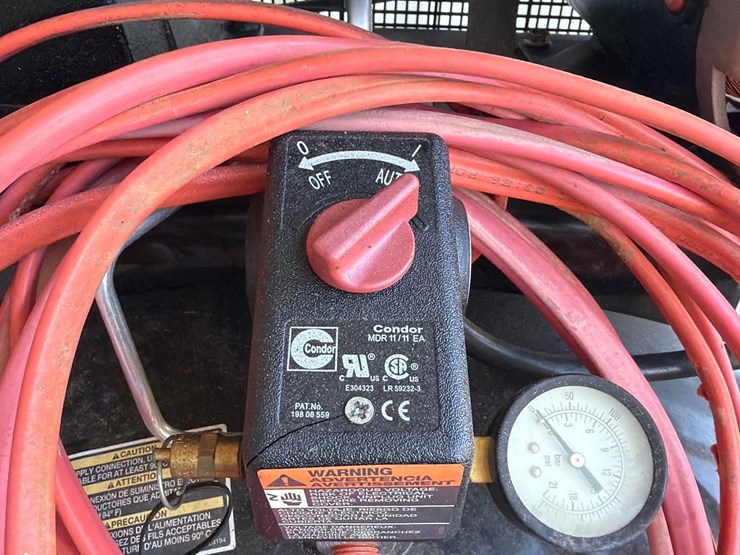 husky-air-compressor-image-3