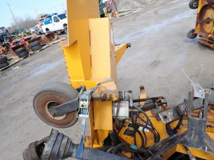 trackless-m14-pto-batwing-mower-421-image-11