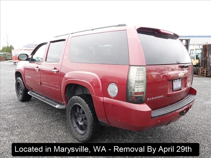 2007-chevrolet-suburban-image-15