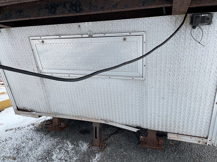 #280-•-2015-united-uxgn-8.536tr80-(3)-axle-enclosed-trailer-(has-wi.-title)-(mason,-wi)-image-16