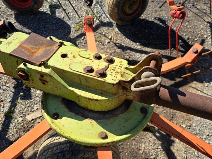 claas-volto-740-image-11