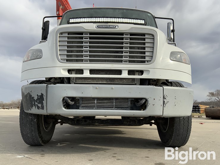 2015-freightliner-m2-106-image-17