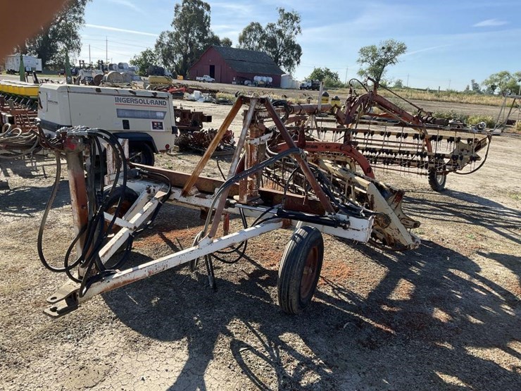 new-holland-260-image-3