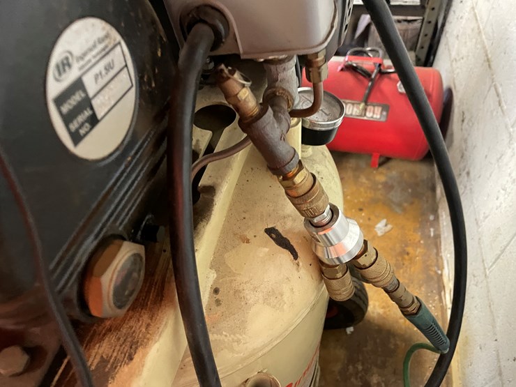 #2510-•-ingersoll-rand-portable-air-compressor-(columbia-heights,-mn)-image-10