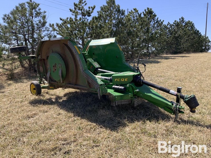2022-john-deere-fc12e-image-3