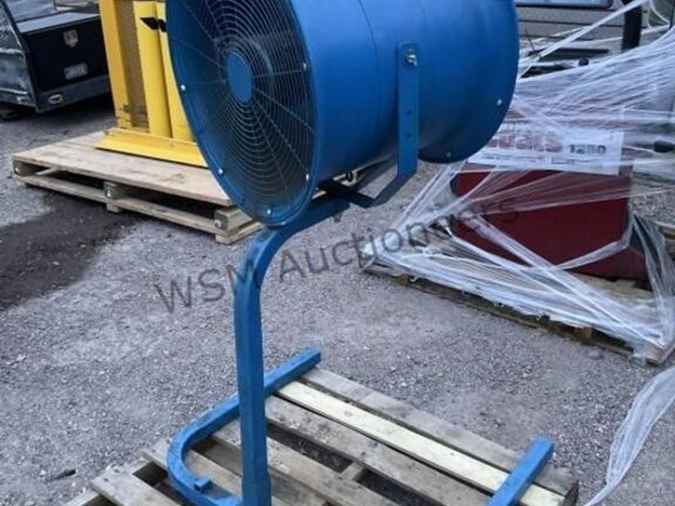 18in-industrial-fan-image-1
