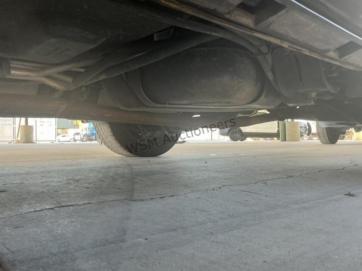 2014-ford-explorer-image-28